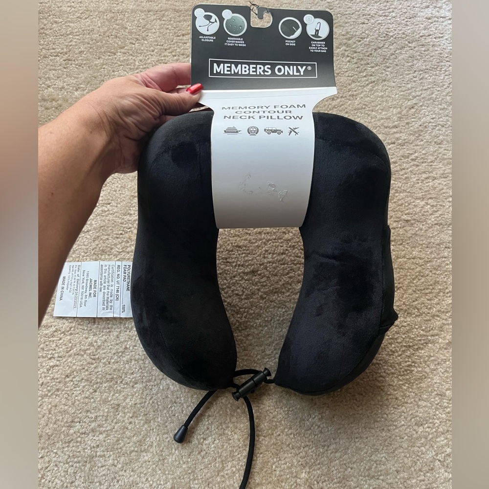NEW WITH TAGS - Members Only - Memory Foam Contour Neck Pillow